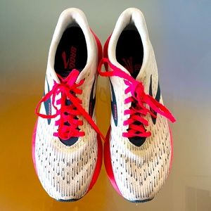 Brookes Hyperion tempo size 9